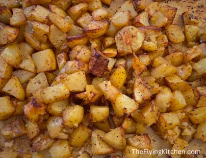 Simple-seasoned-roasted-potatoes.webp