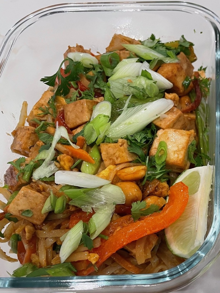 Ginger-Garlic Lo Mein Container