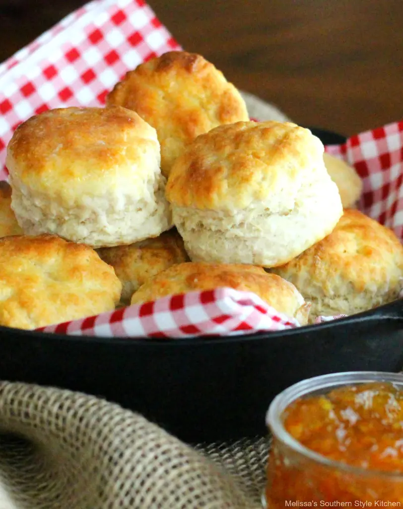 fluffy-buttermilk-biscuits003.webp